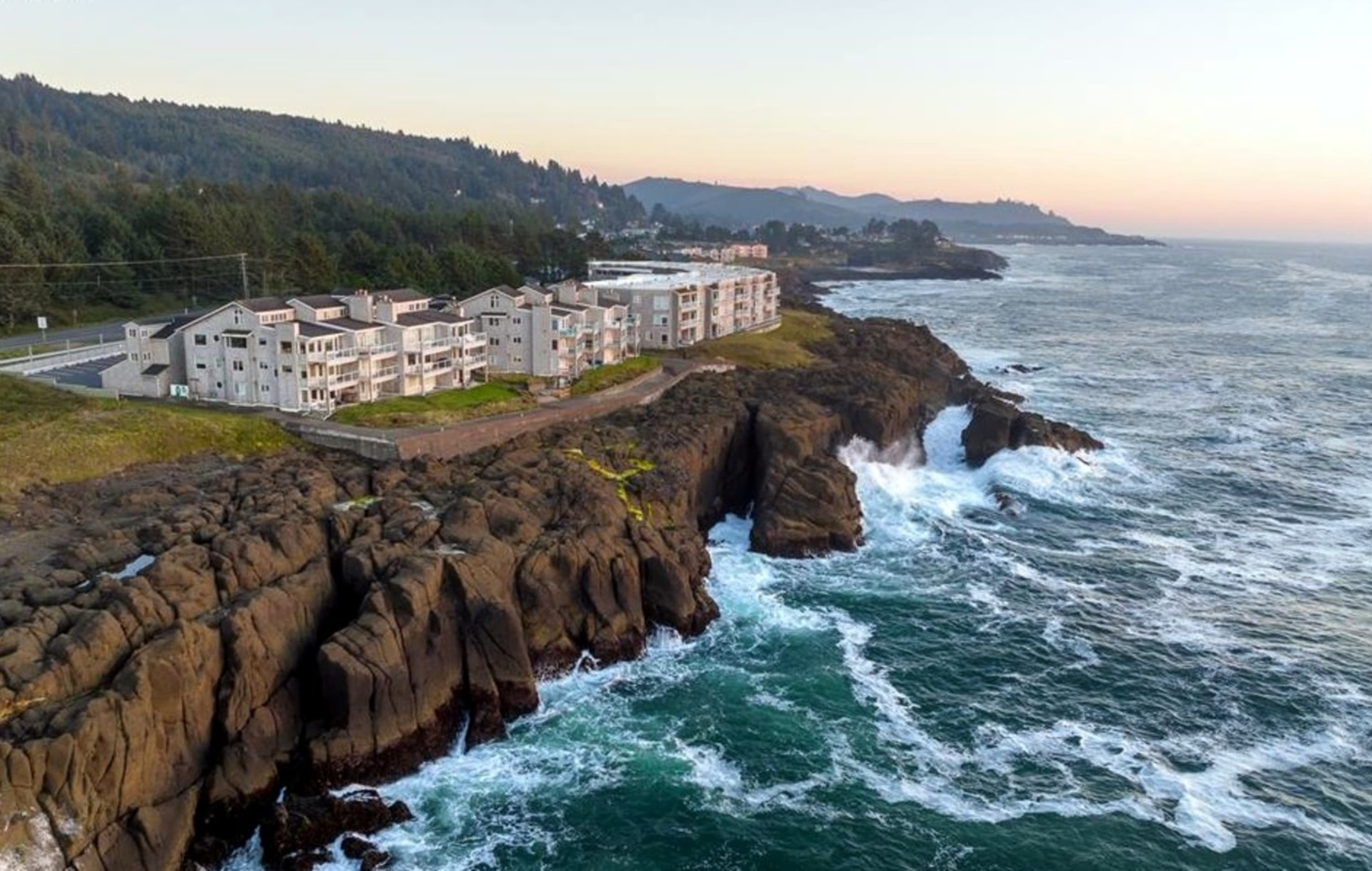 Pacific Winds Condominiums